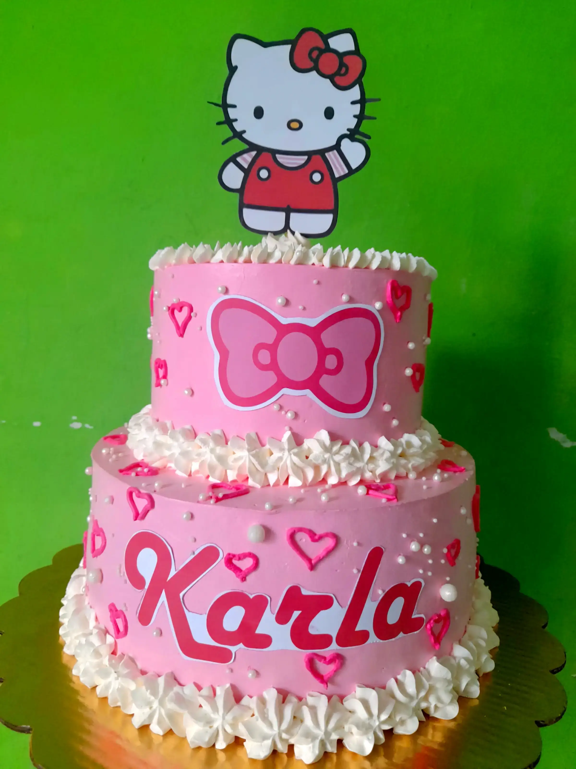 Pastel con tematica de Hello kitty de 2 pisos