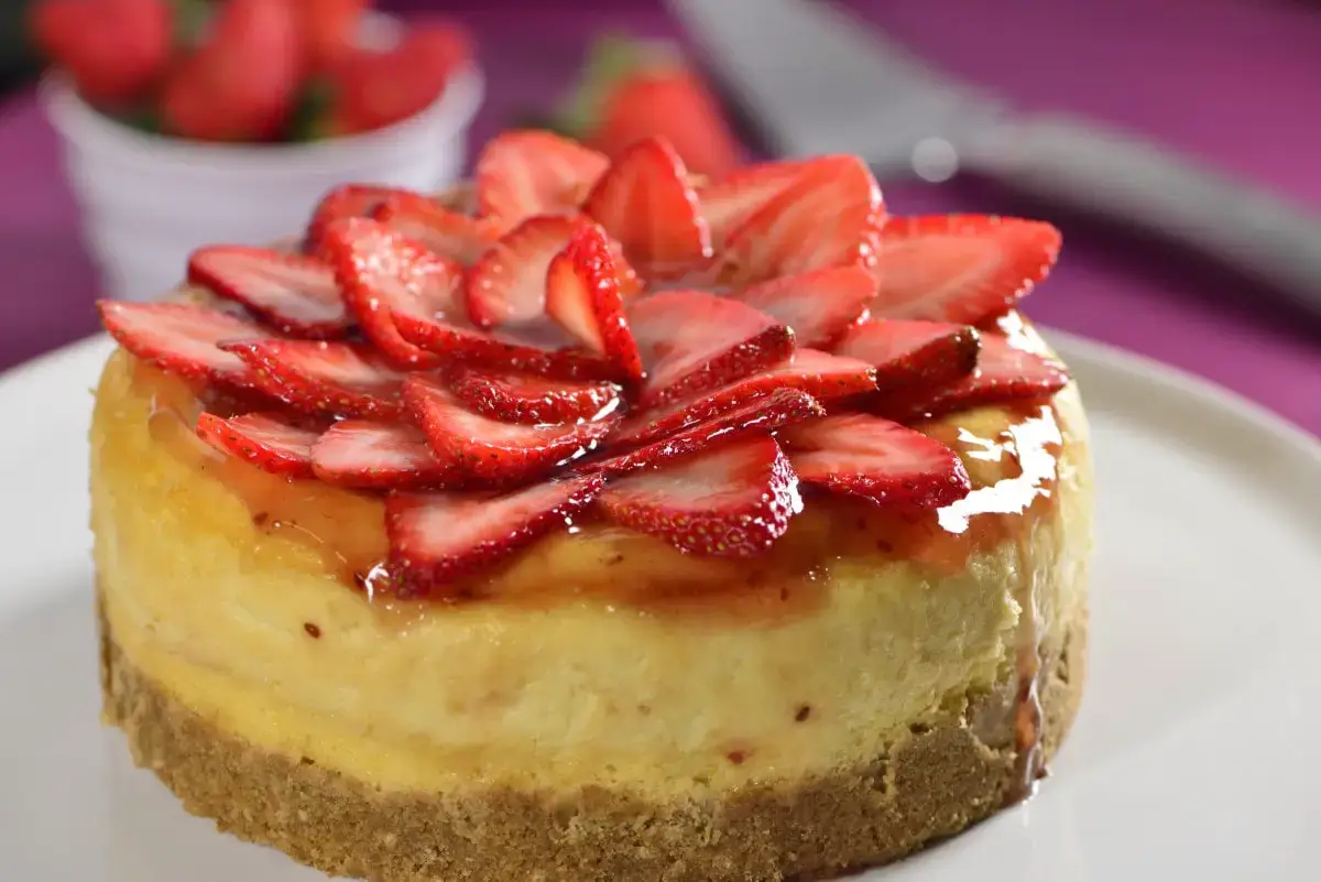 Cheescake tradicional con fresas