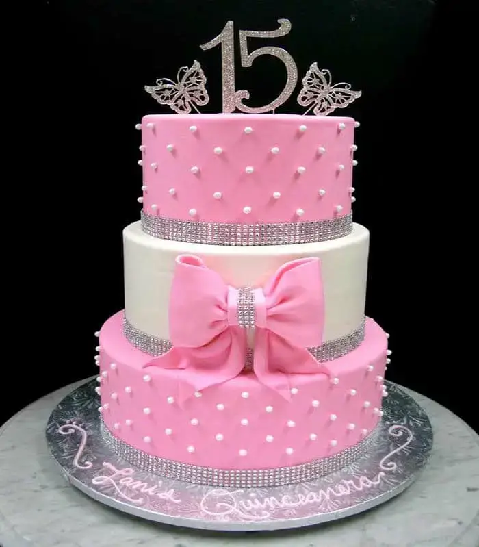 Pastel de Quinceañera en fondant